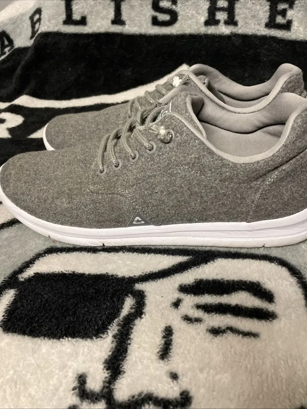 TravisMathew Cuater The Daily Wool Shoes Mens Size 11.5 Gray